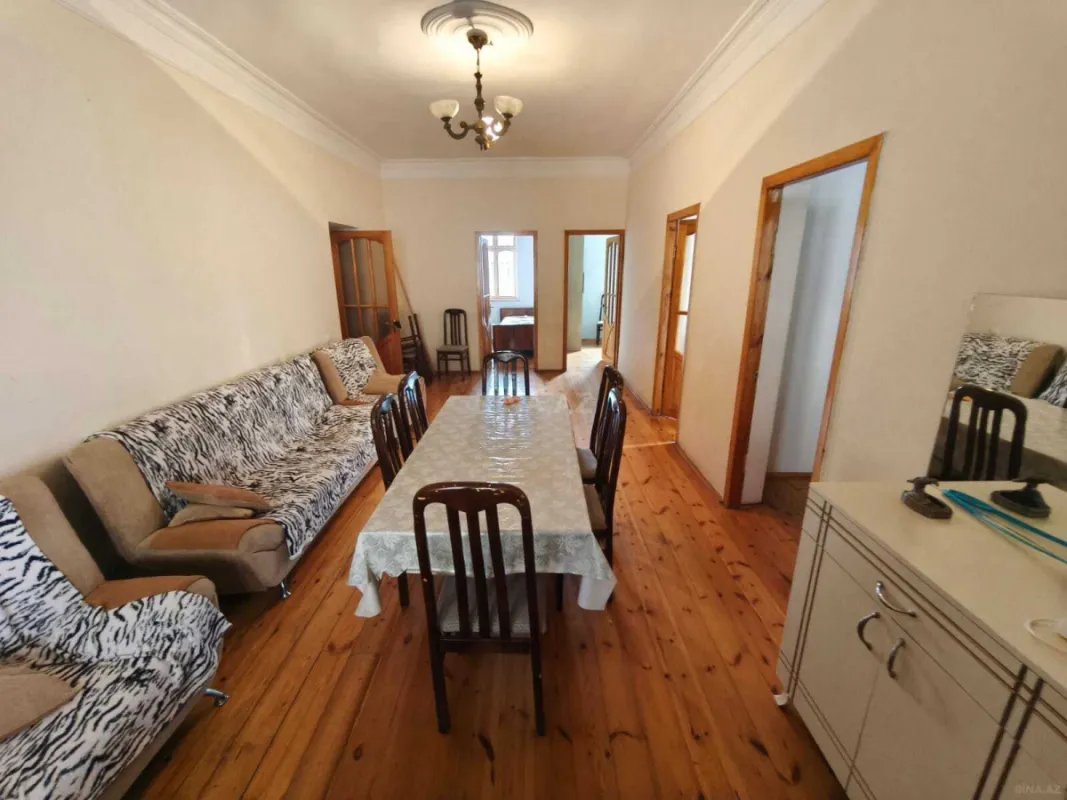 Satılır 6 otaqlı həyət evi 130 m²