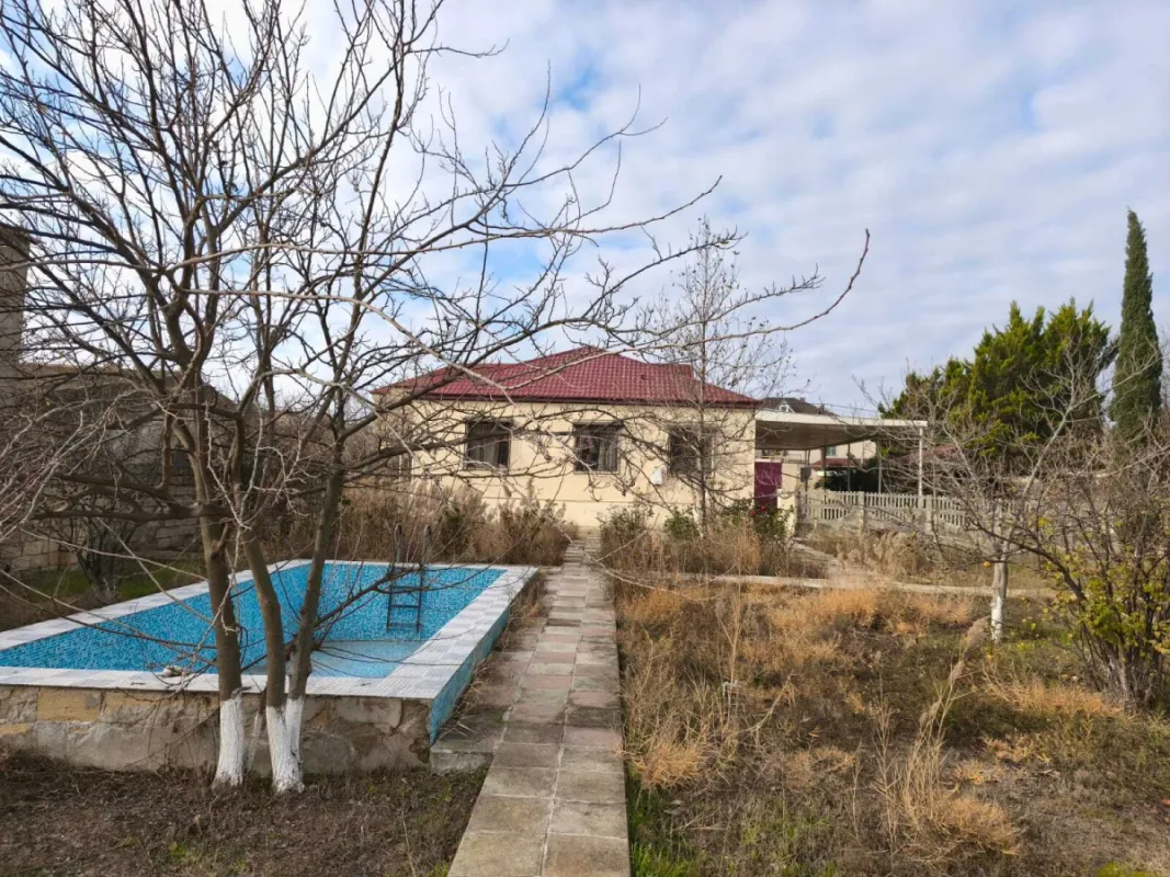 Satılır 6 otaqlı həyət evi 130 m²