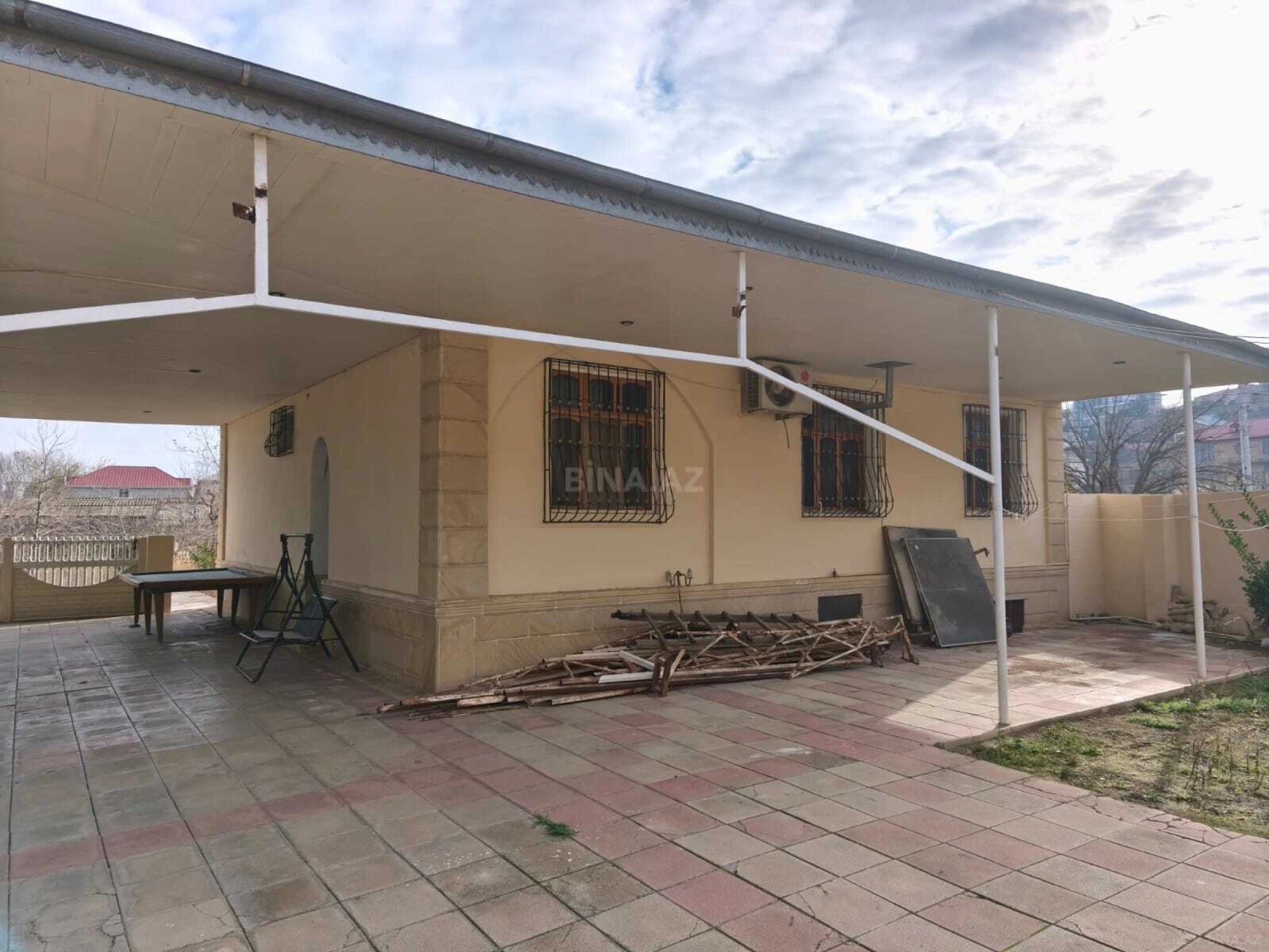 Satılır 6 otaqlı həyət evi 130 m²