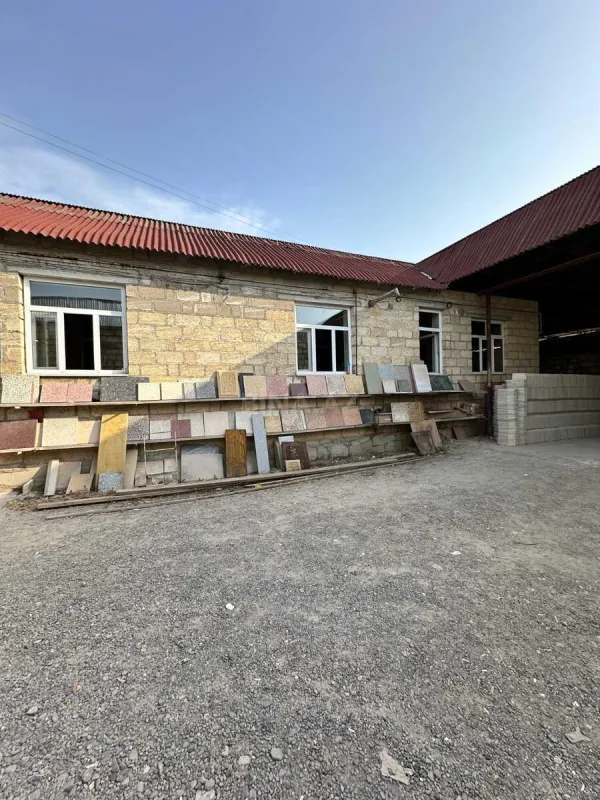 Satılır obyekt 2000 m²