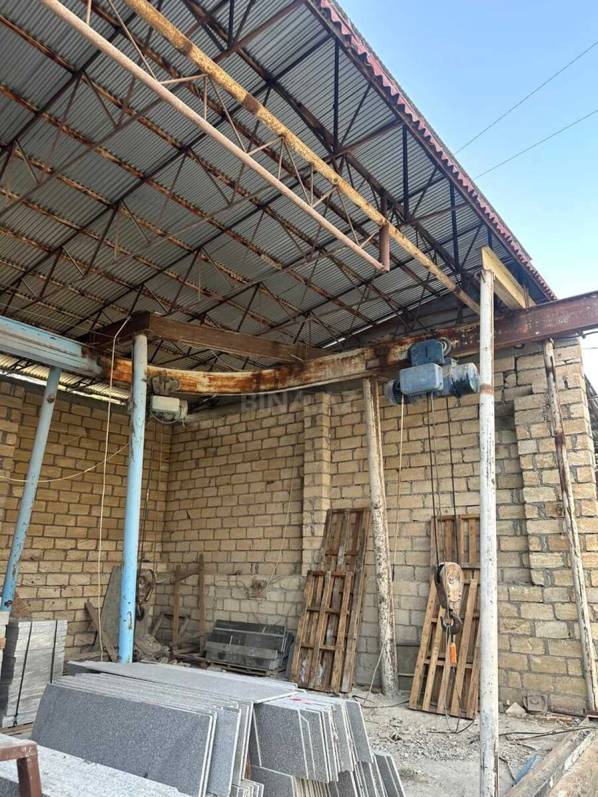 Satılır obyekt 2000 m²