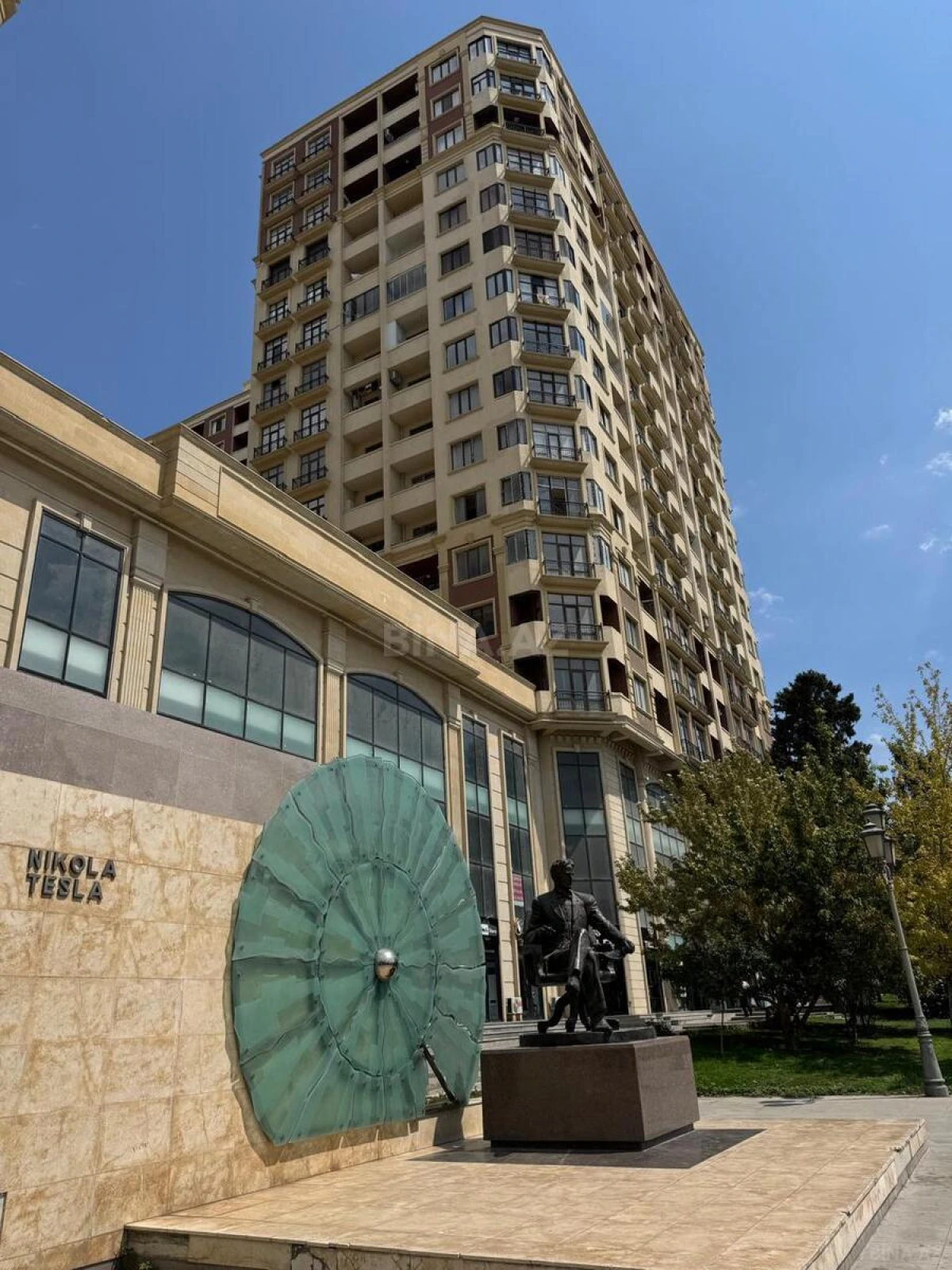 Kirayə verilir 3 otaqlı mənzil 130 m²