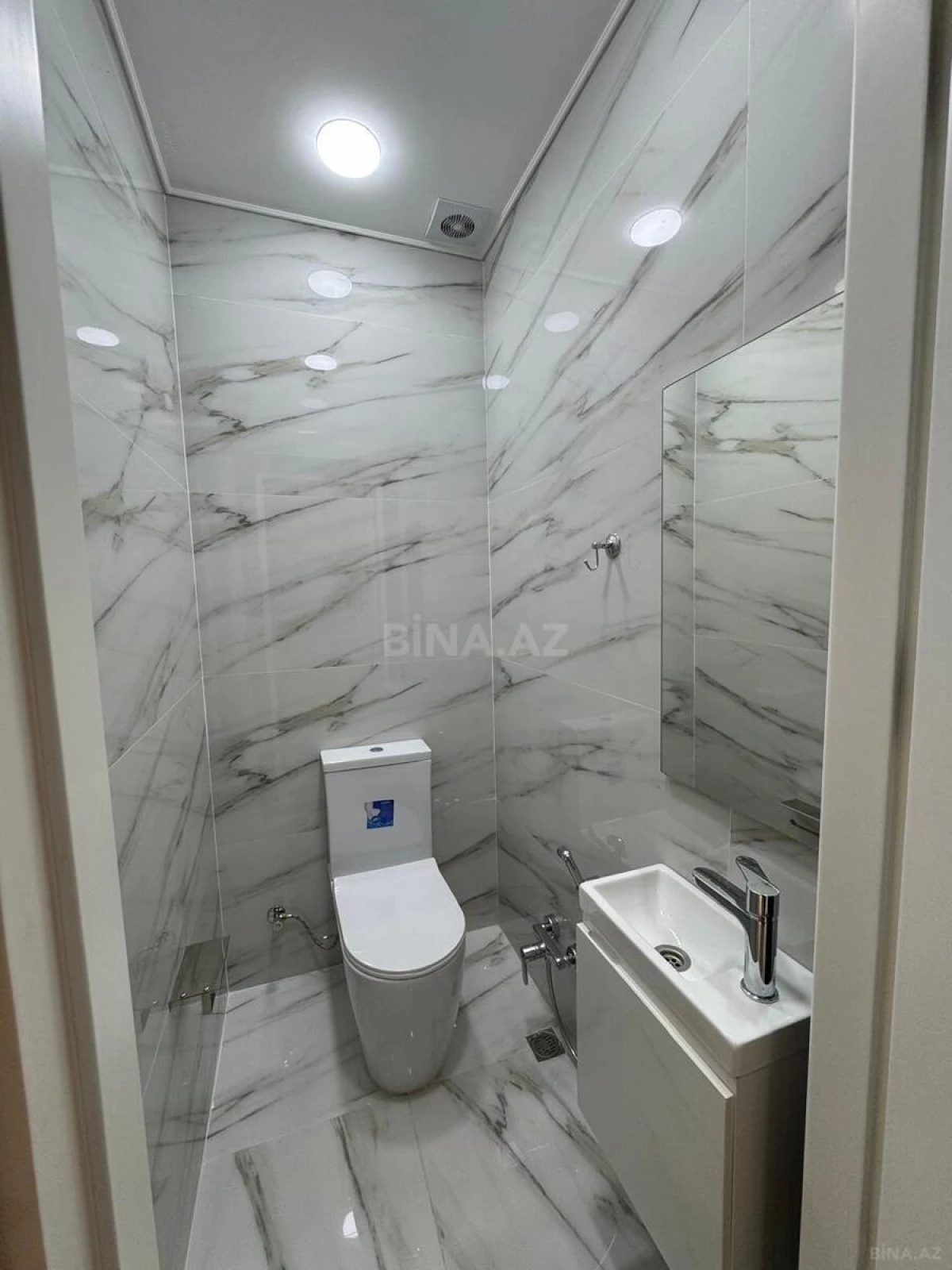 Kirayə verilir 3 otaqlı mənzil 130 m²