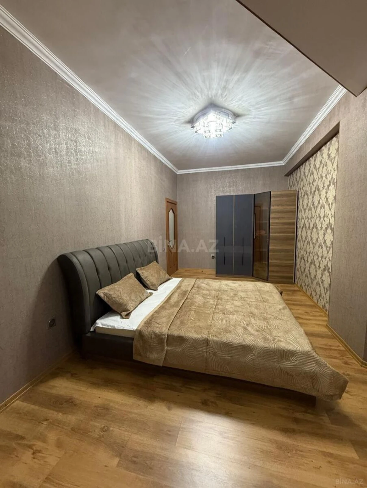 Satılır 2 otaqlı mənzil 86 m²