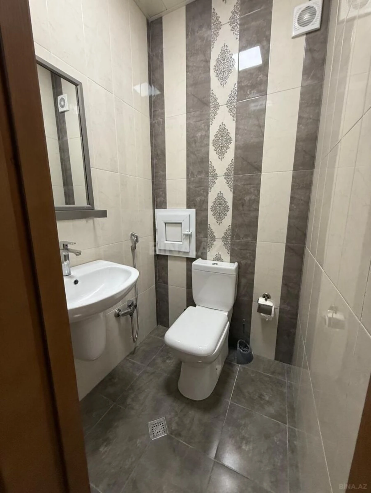 Satılır 2 otaqlı mənzil 86 m²