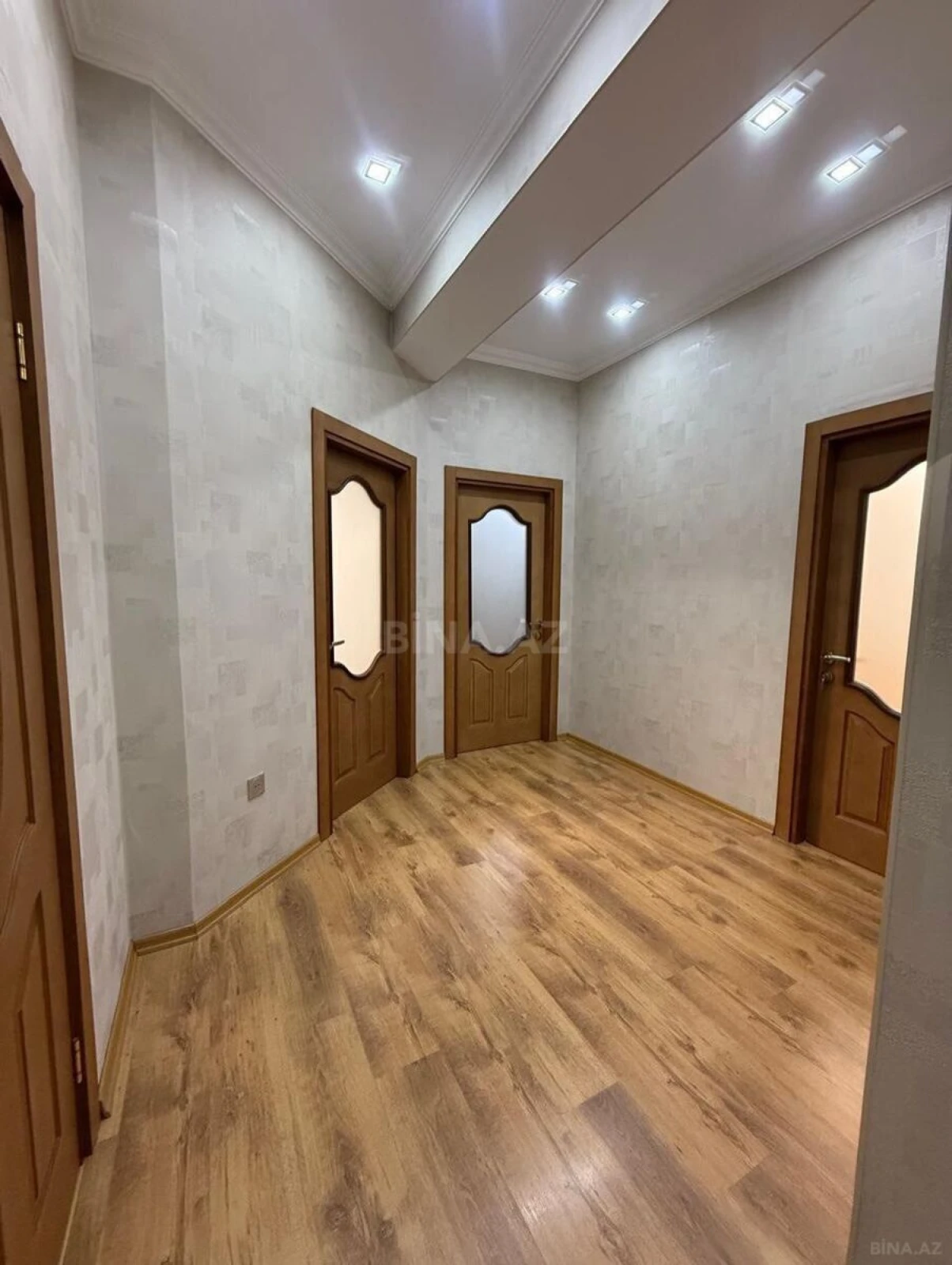 Satılır 2 otaqlı mənzil 86 m²