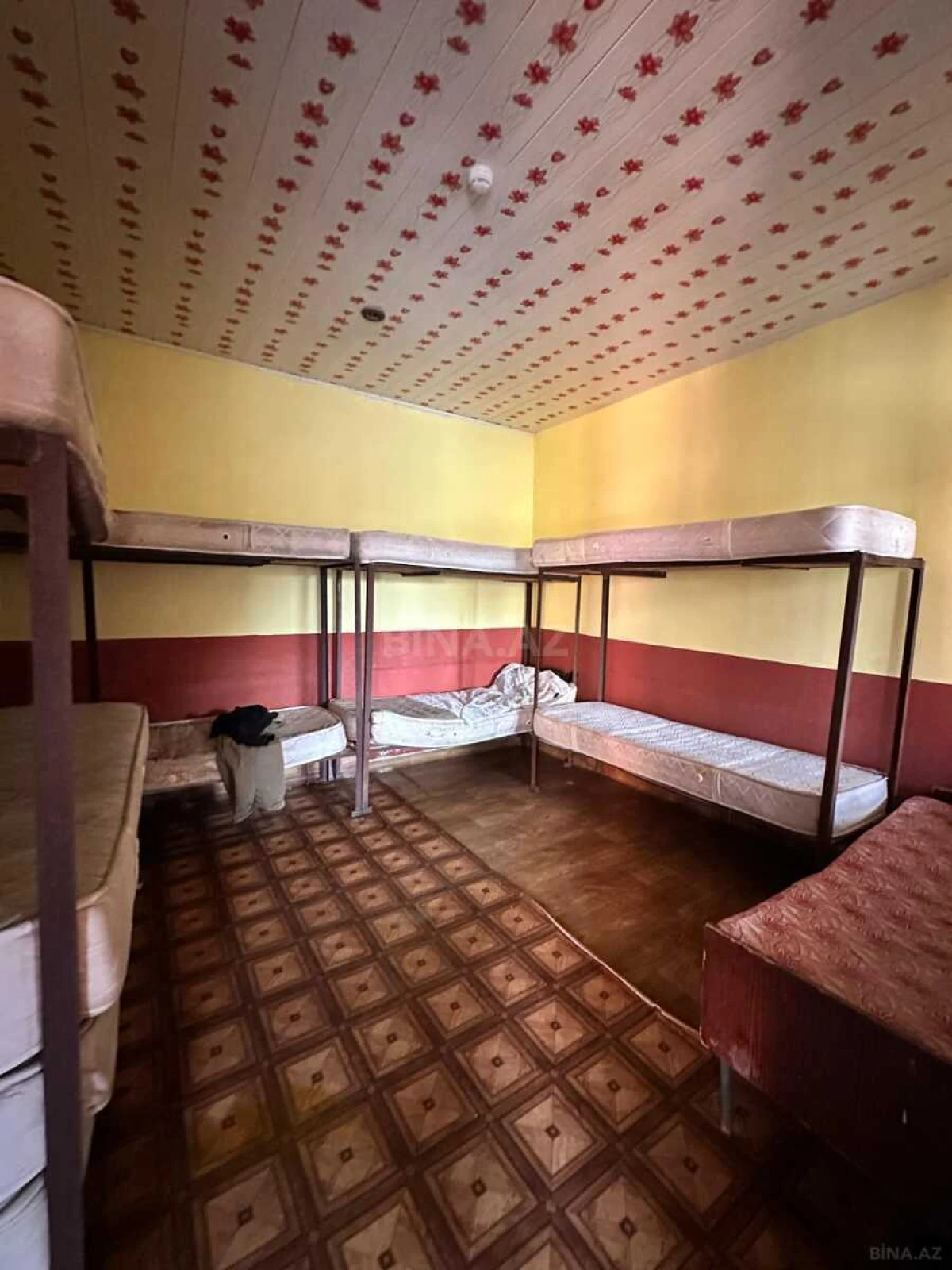 Satılır obyekt 840 m²