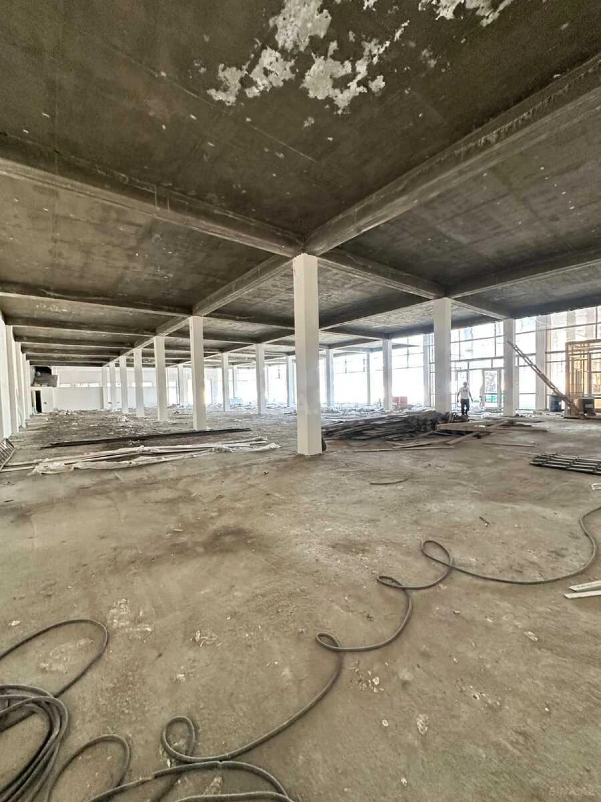 Satılır obyekt 1700 m²