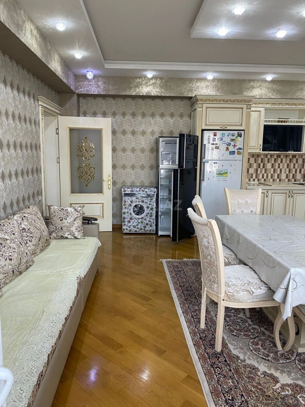 Satılır 3 otaqlı mənzil 155 m²