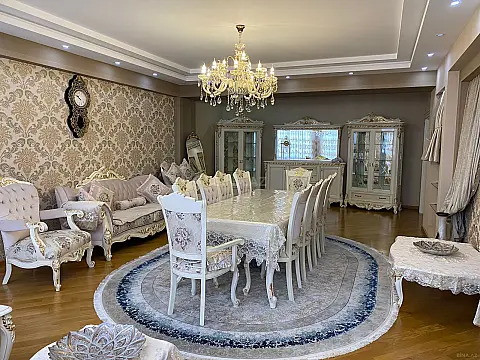 Satılır 3 otaqlı mənzil 155 m²