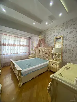 Satılır 3 otaqlı mənzil 155 m²