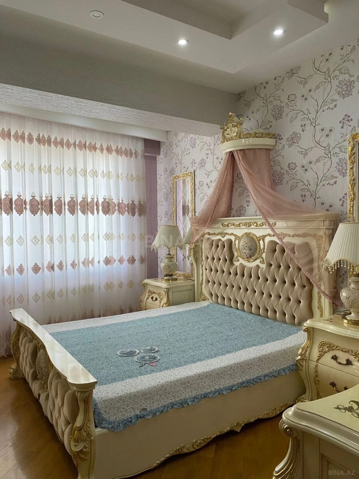 Satılır 3 otaqlı mənzil 155 m²