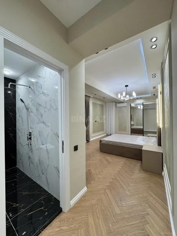 Satılır 4 otaqlı mənzil 140 m²