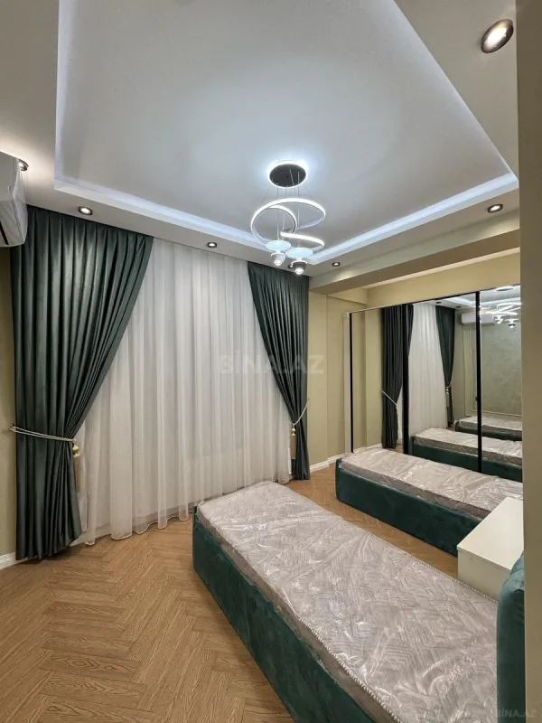 Satılır 4 otaqlı mənzil 140 m²