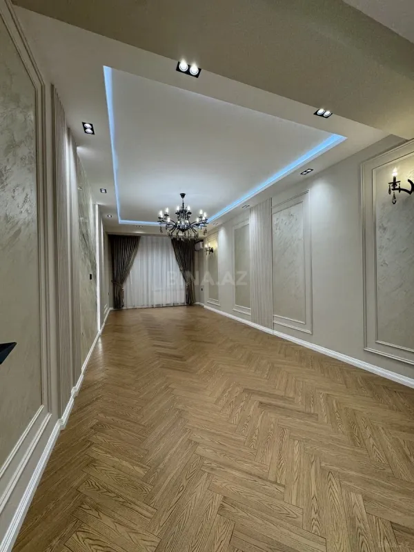 Satılır 4 otaqlı mənzil 140 m²