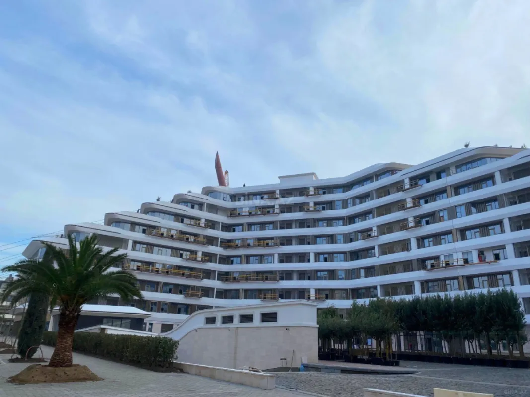 Satılır 3 otaqlı mənzil 140 m²