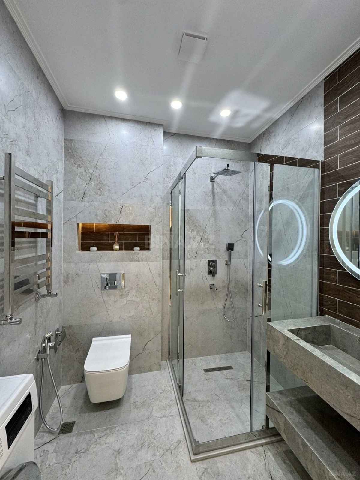 Satılır 3 otaqlı mənzil 104 m²