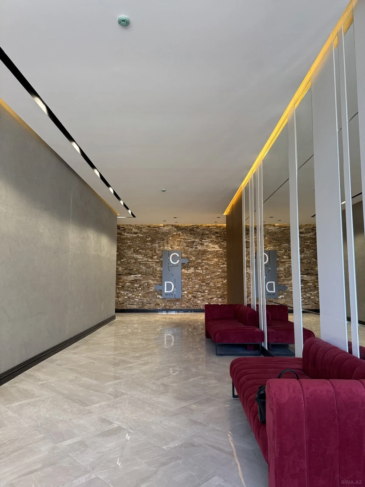 Satılır 3 otaqlı mənzil 104 m²