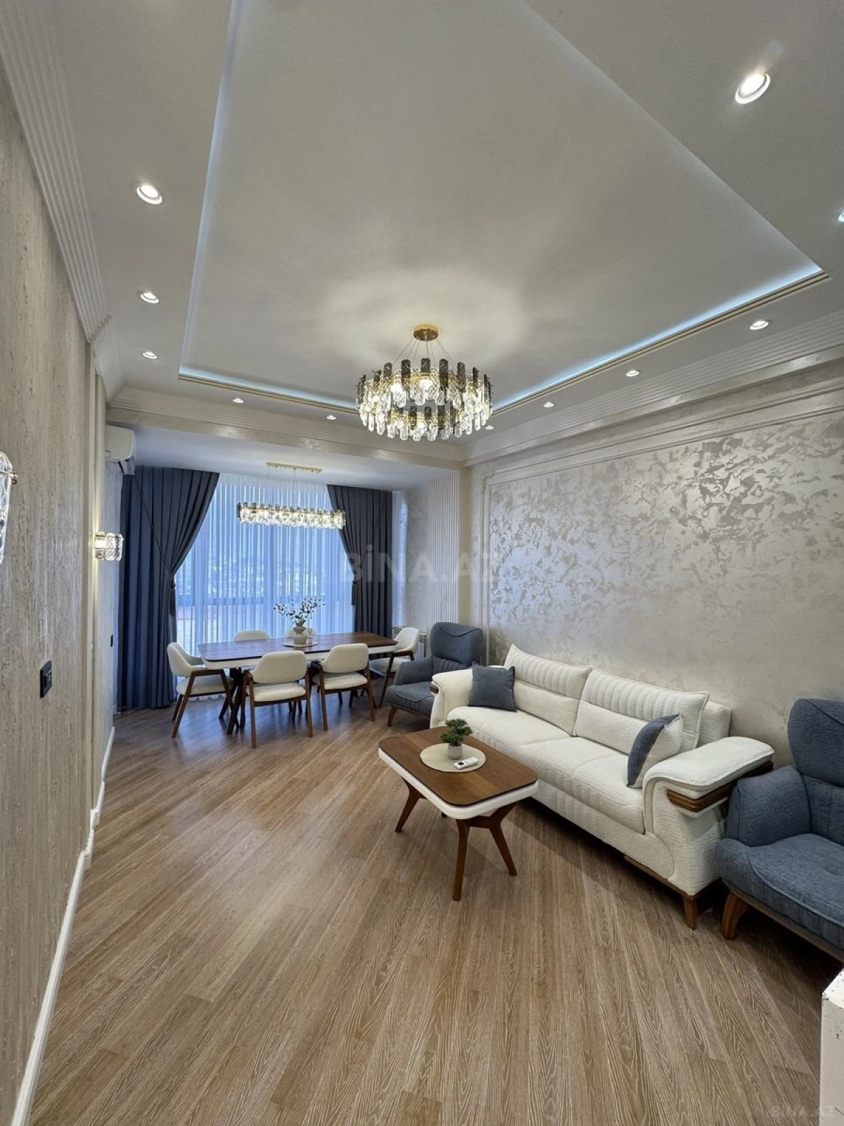 Satılır 3 otaqlı mənzil 104 m²