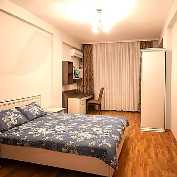 Satılır 2 otaqlı mənzil 90 m²