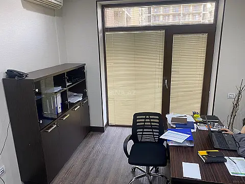 Kirayə verilir 5 otaqlı ofis 240 m²