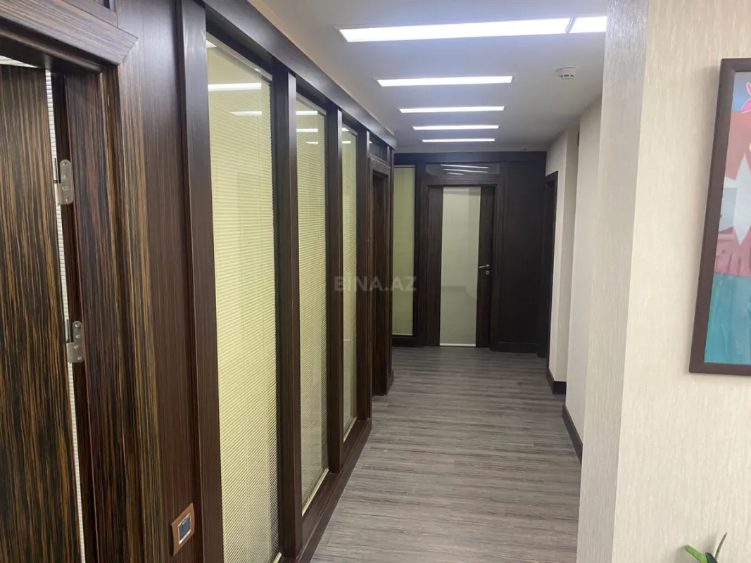 Kirayə verilir 5 otaqlı ofis 240 m²