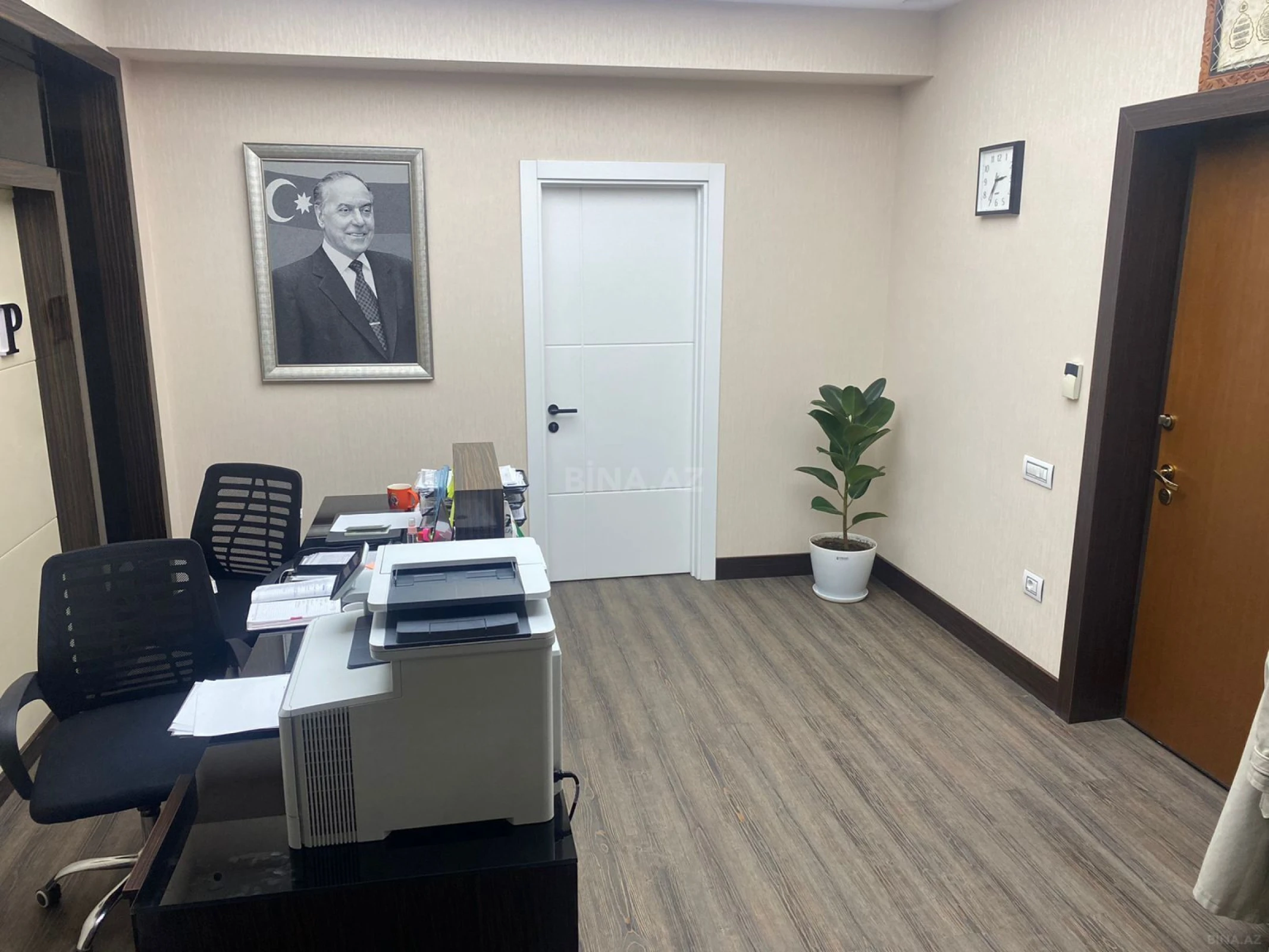 Kirayə verilir 5 otaqlı ofis 240 m²