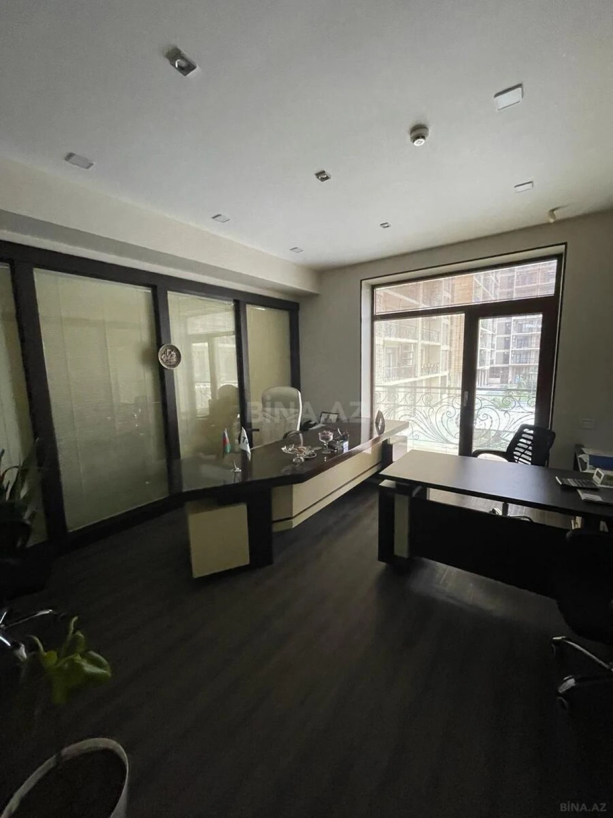 Kirayə verilir 5 otaqlı ofis 240 m²
