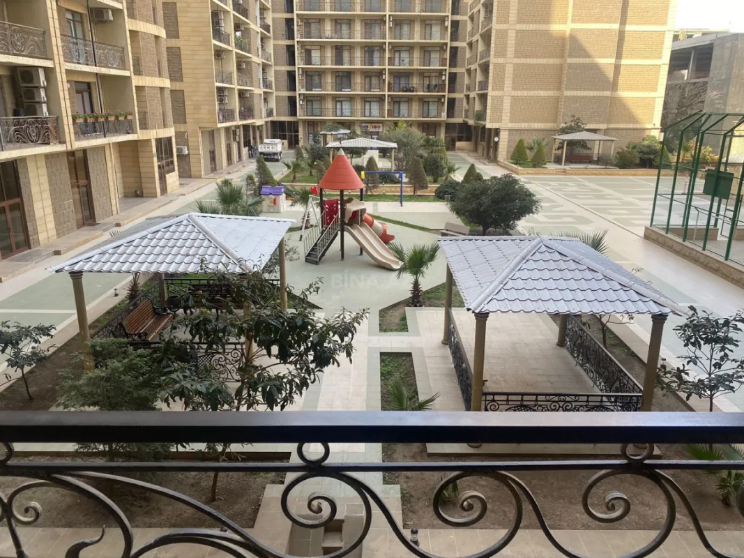 Kirayə verilir 5 otaqlı ofis 240 m²