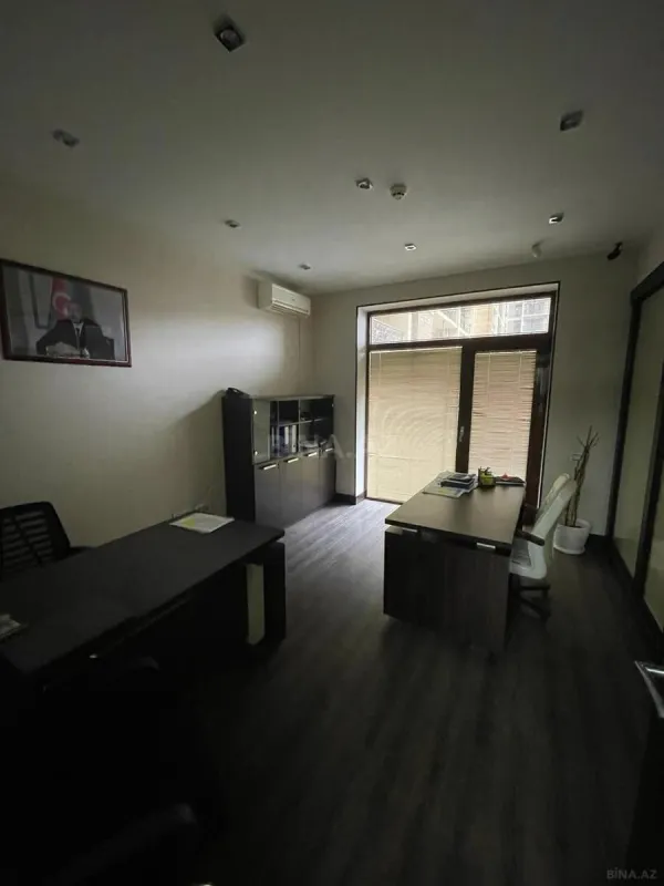 Kirayə verilir 5 otaqlı ofis 240 m²