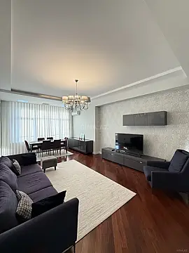 Kirayə verilir 3 otaqlı mənzil 150 m² — Bakı 3 otaq 150.00 m²