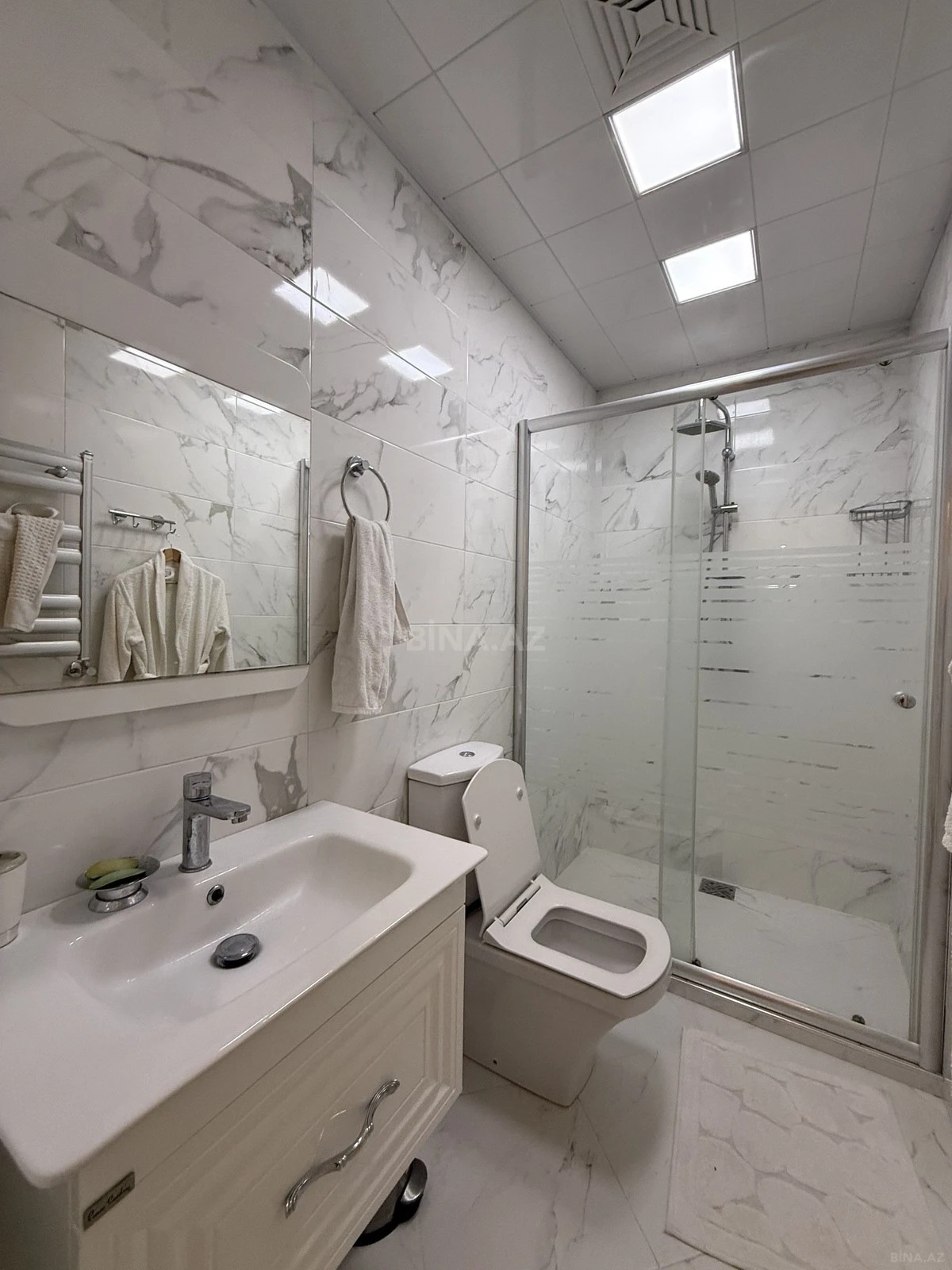 Kirayə verilir 3 otaqlı mənzil 150 m²