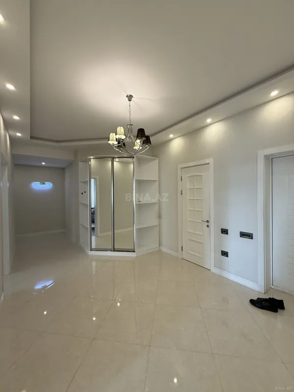 Kirayə verilir 3 otaqlı mənzil 150 m²