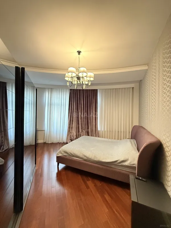 Kirayə verilir 3 otaqlı mənzil 150 m²