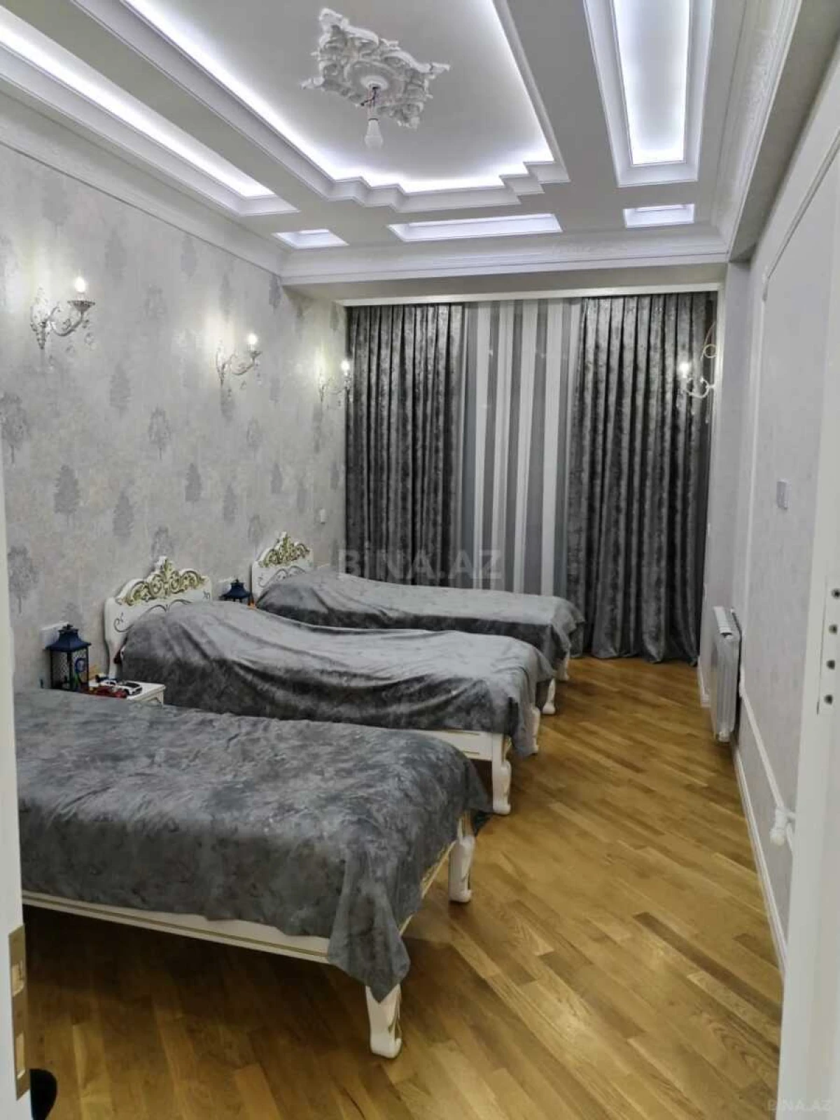 Satılır 3 otaqlı mənzil 150 m²