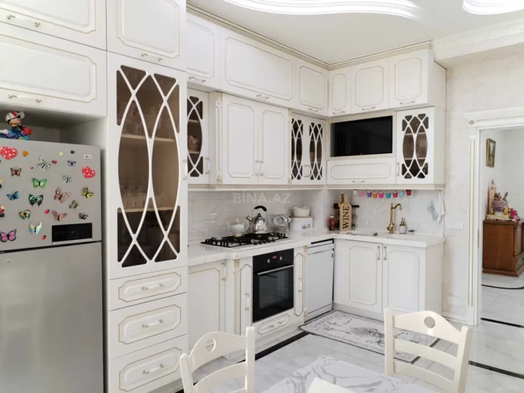 Satılır 3 otaqlı mənzil 150 m²