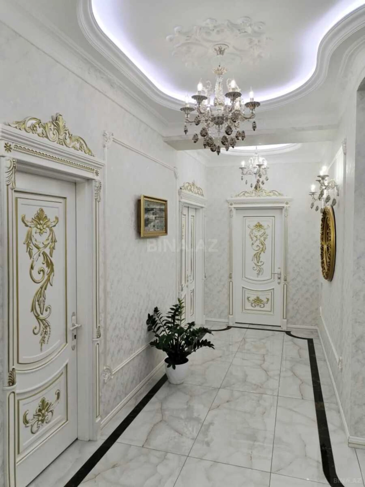 Satılır 3 otaqlı mənzil 150 m²