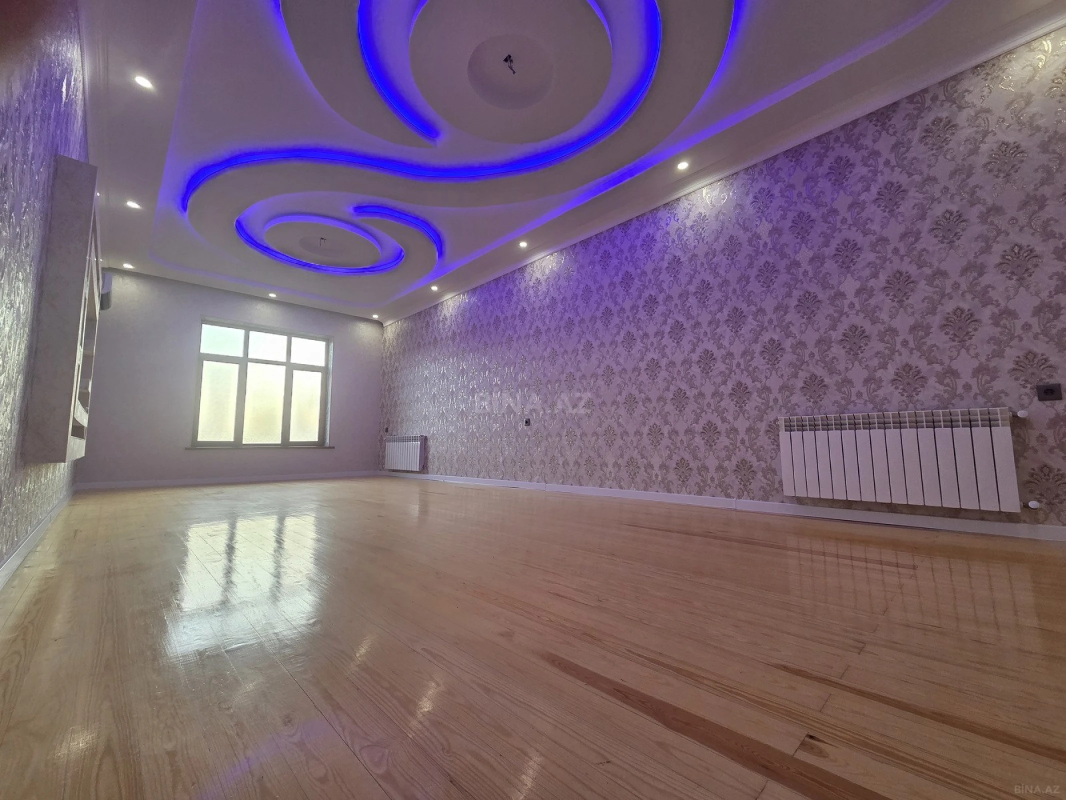 Satılır 8 otaqlı həyət evi 360 m²
