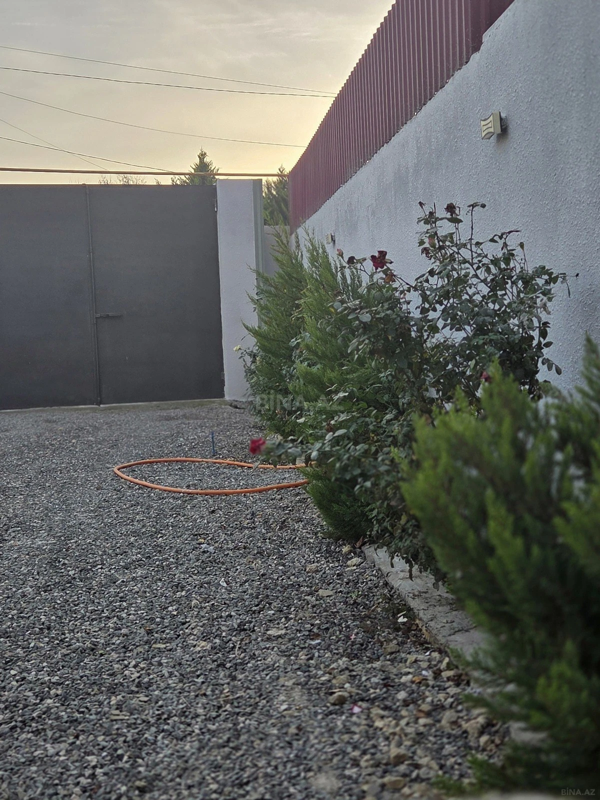 Satılır 8 otaqlı həyət evi 360 m²