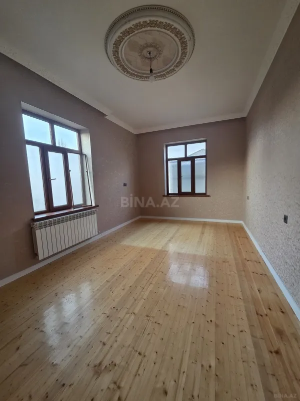 Satılır 8 otaqlı həyət evi 360 m²