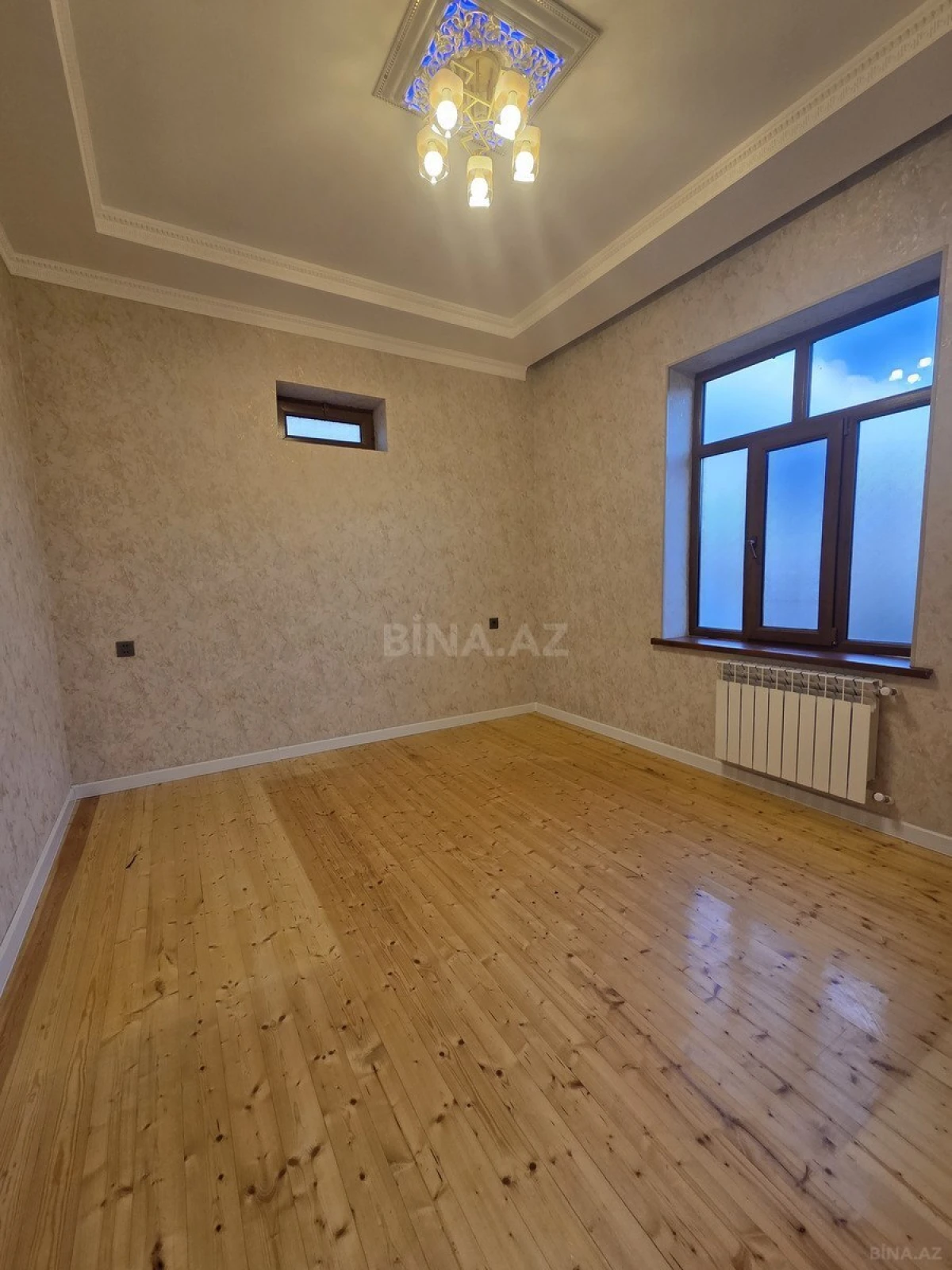 Satılır 8 otaqlı həyət evi 360 m²