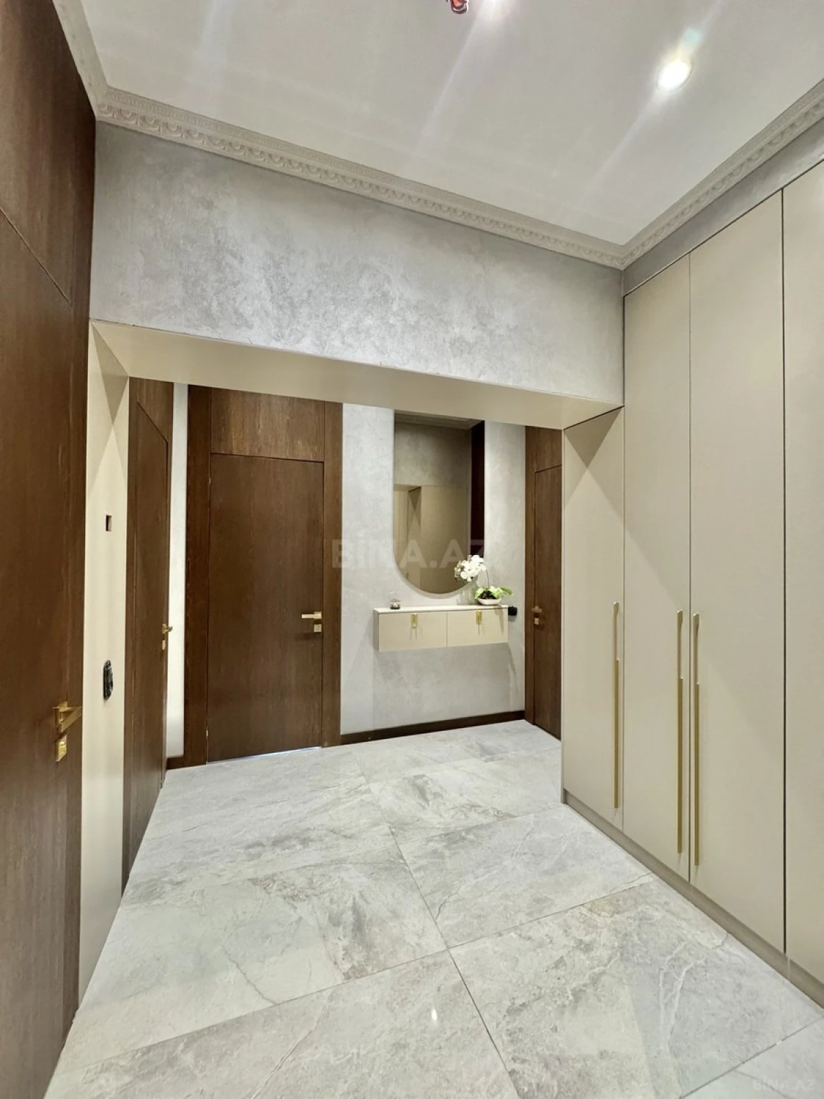 Satılır 3 otaqlı mənzil 91 m²