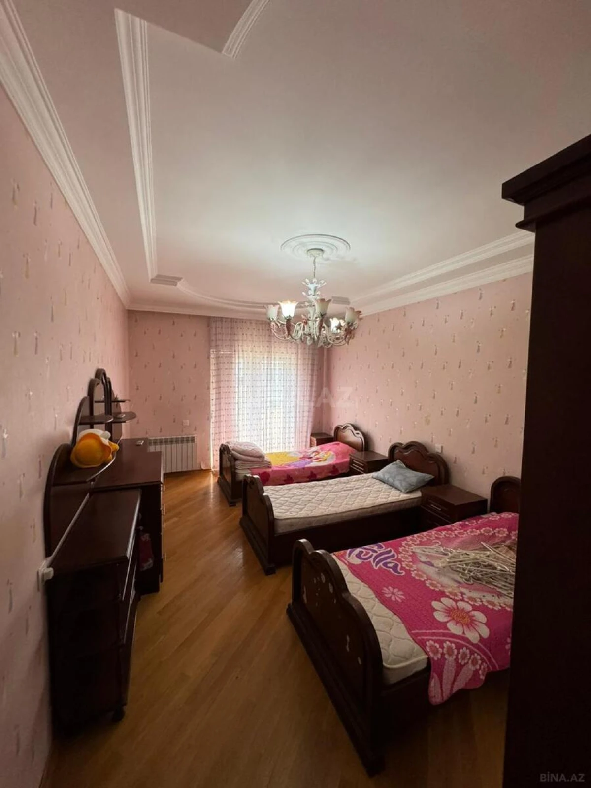 Satılır 3 otaqlı mənzil 149 m²