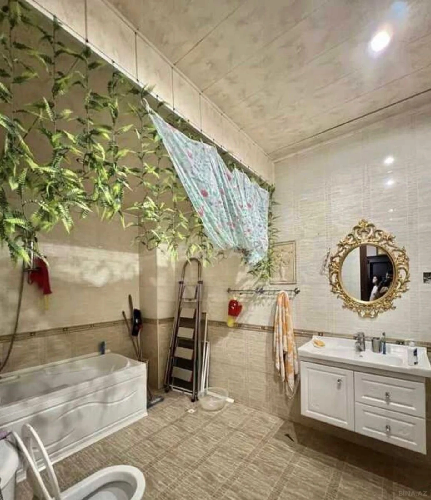 Satılır 3 otaqlı mənzil 149 m²