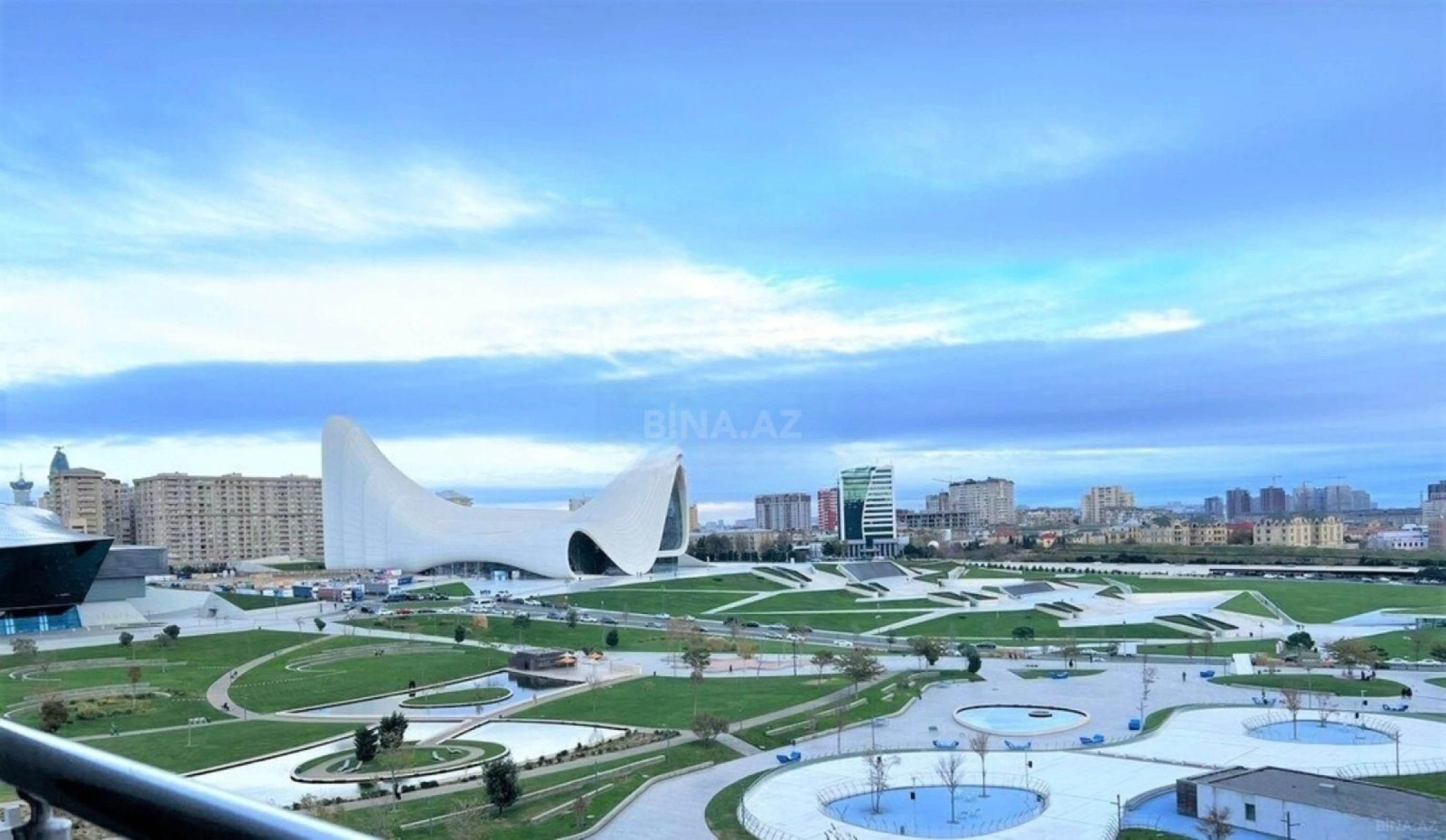 Satılır 3 otaqlı mənzil 149 m²