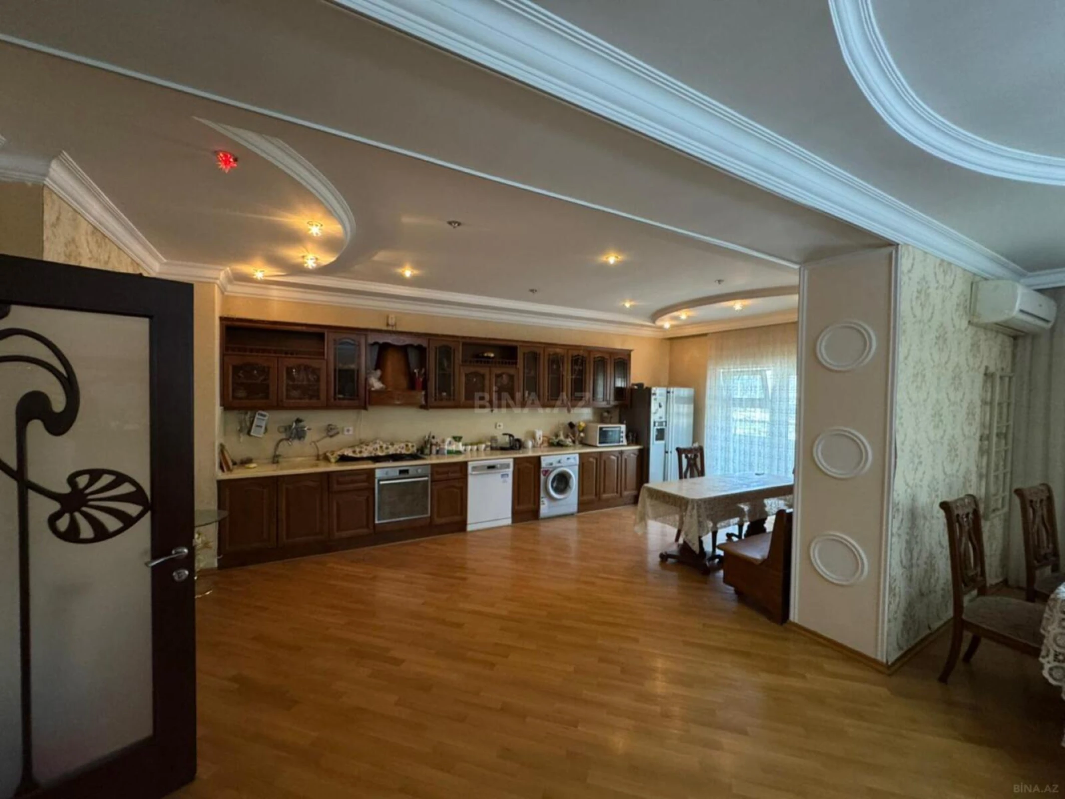 Satılır 3 otaqlı mənzil 149 m²