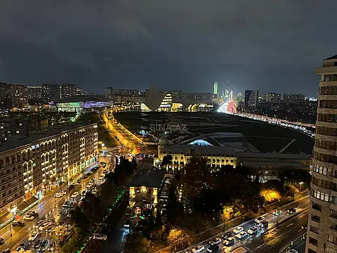 Satılır 3 otaqlı mənzil 149 m²