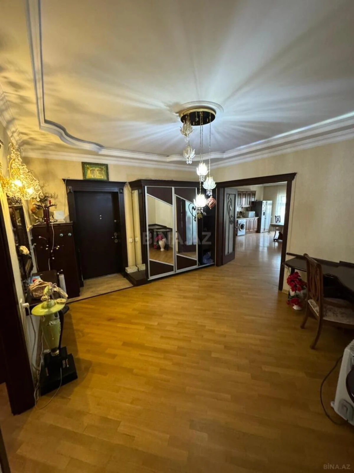 Satılır 3 otaqlı mənzil 149 m²