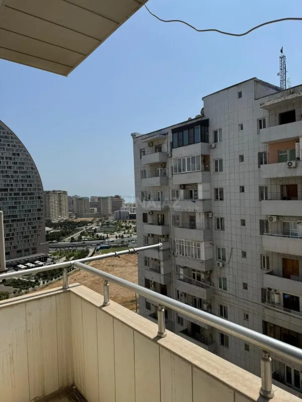Satılır 3 otaqlı mənzil 149 m²