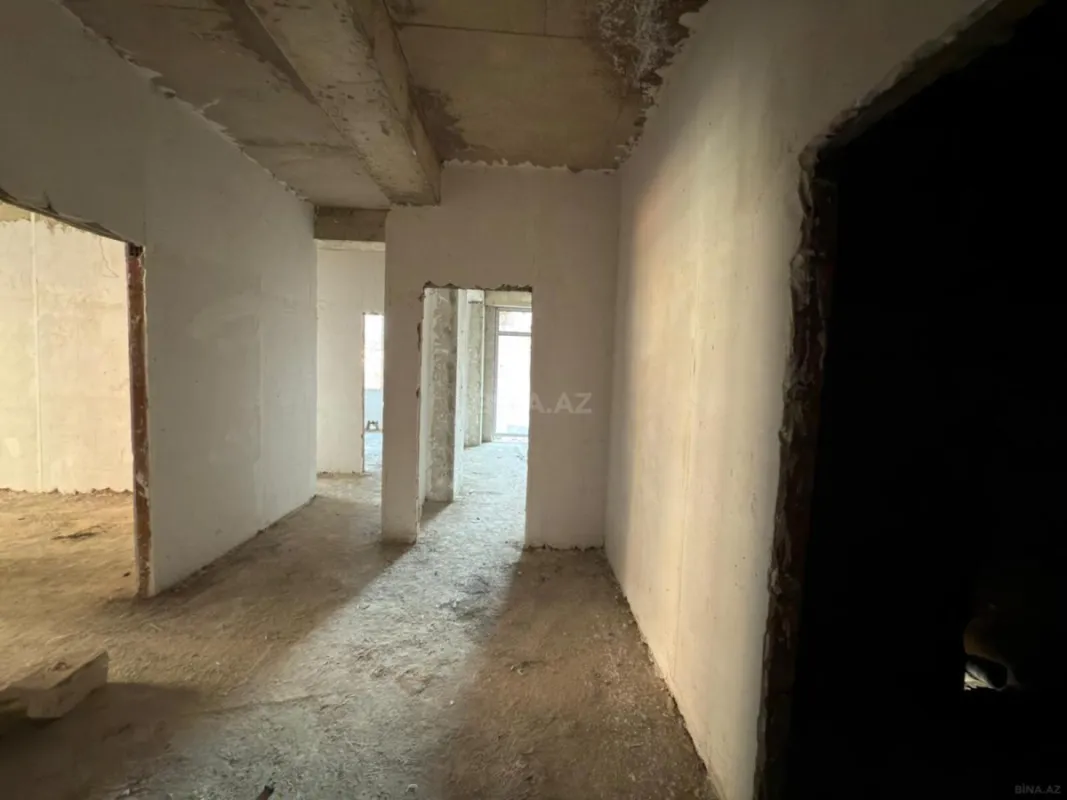 Satılır 3 otaqlı mənzil 127 m²